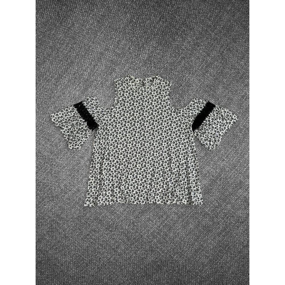 Eyeshadow Black And White Floral Cold Shoulder Top Size Large